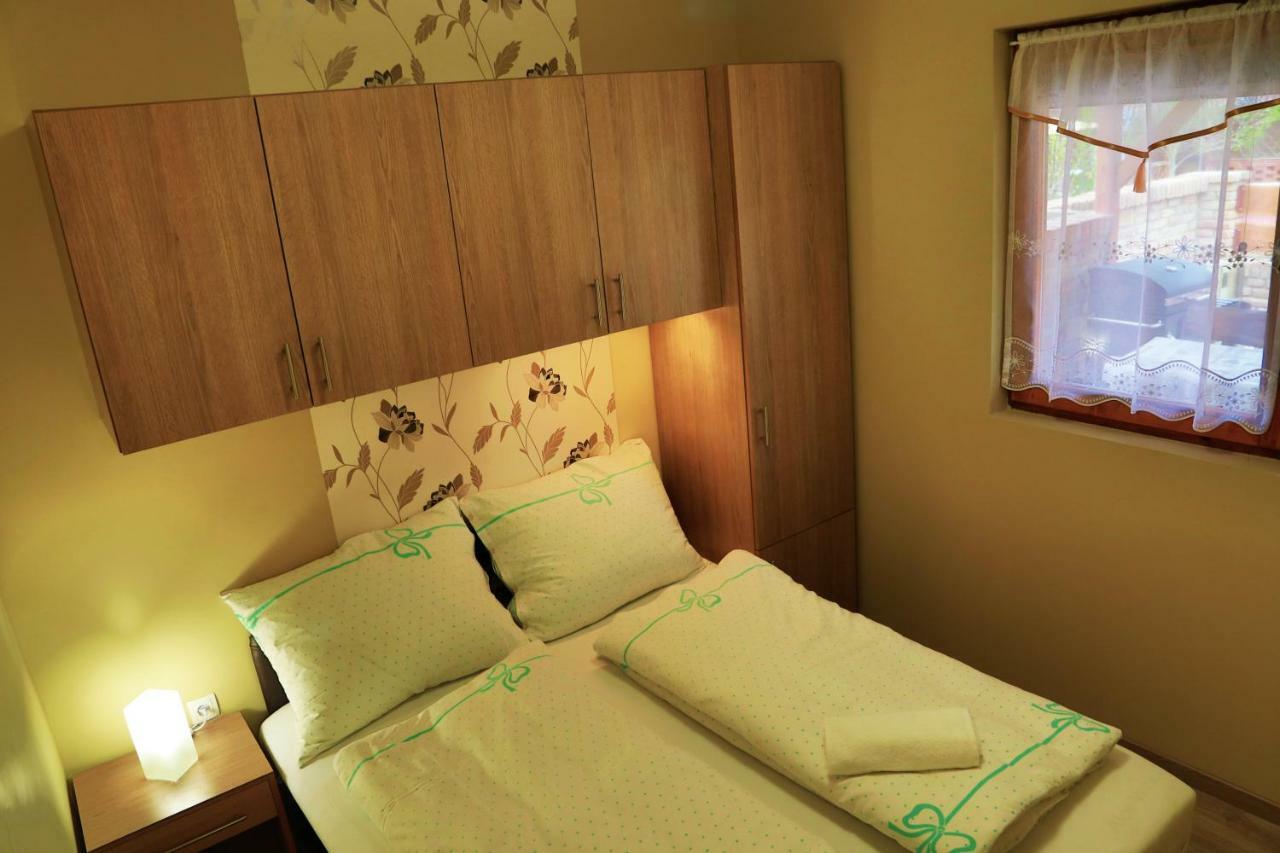 Jazmin Apartman Buzsák Εξωτερικό φωτογραφία