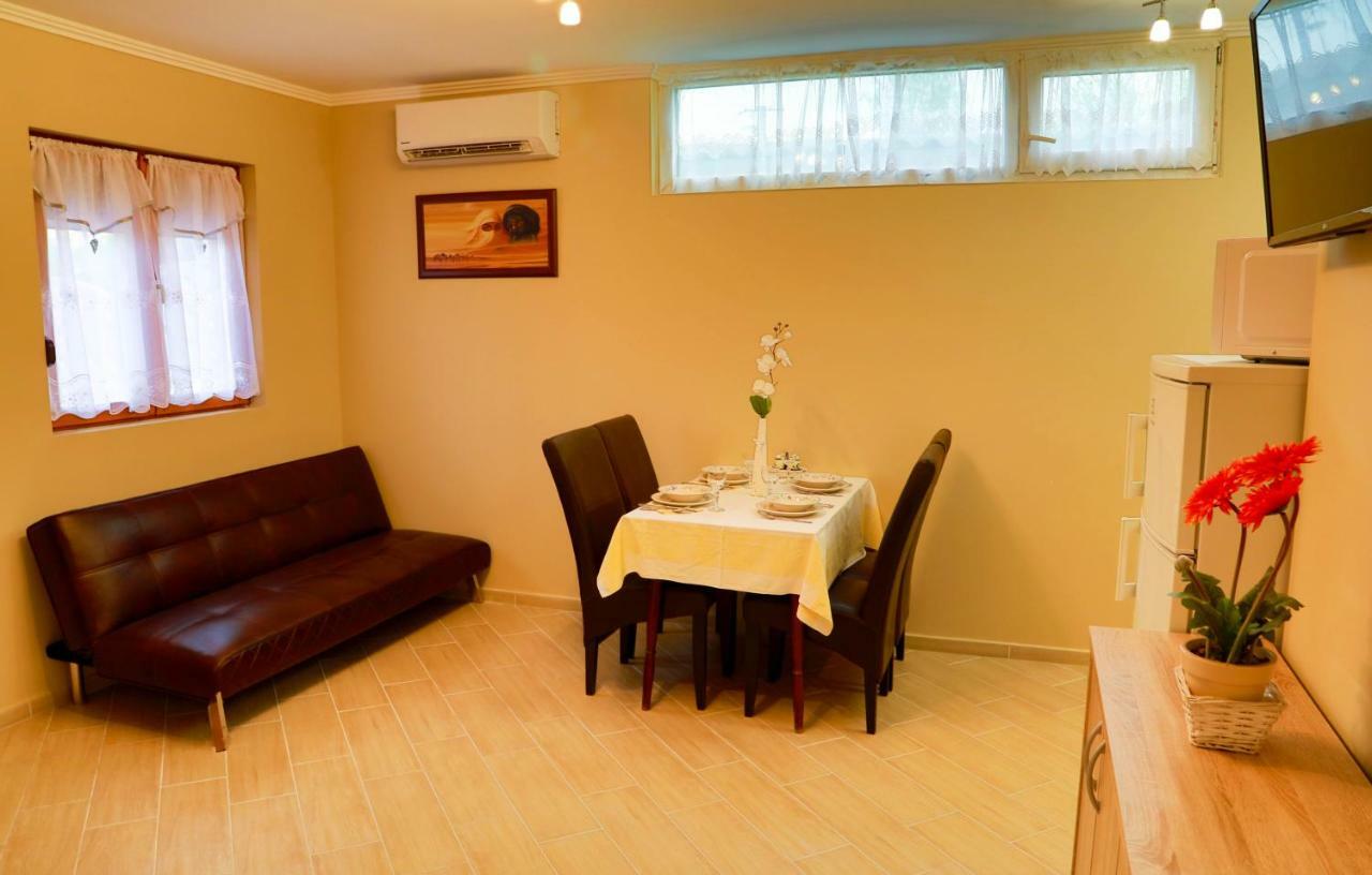 Jazmin Apartman Buzsák Εξωτερικό φωτογραφία